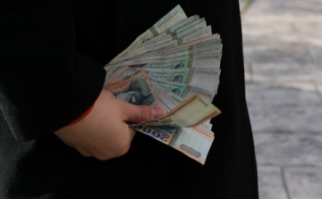 Adócsalási vád - Volt NAV-főosztályvezető: több ezermilliárd forintot érhet el az adócsalások mértéke