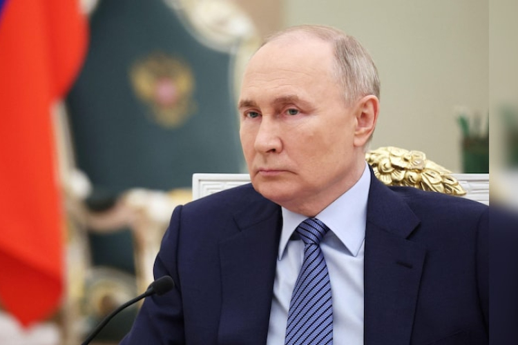 Orosz elnökválasztás - Vlagyimir Putyin fölényesen vezet az első részeredmények szerint