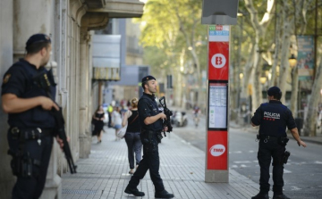 Barcelonai gázolás - Egy hétéves ausztrál kisfiúnak veszett nyoma a barcelonai merényletben