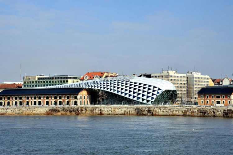 Nem nyereséges, de veszteséget sem termel a Bálna