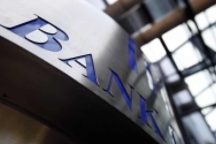 Ismét bátrabban veszünk fel hitelt