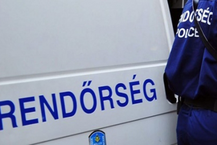 Baleset miatt félpályás útlezárás a 4-es számú főúton