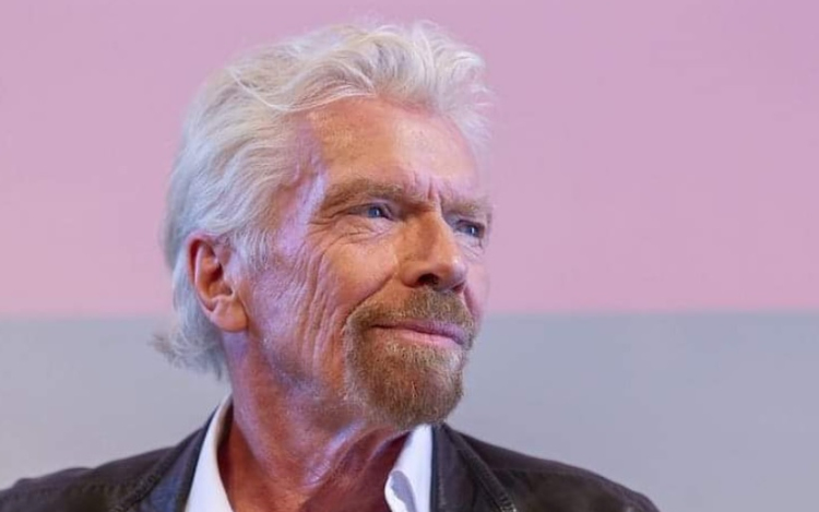 Richard Branson hamarosan indul az űrbe