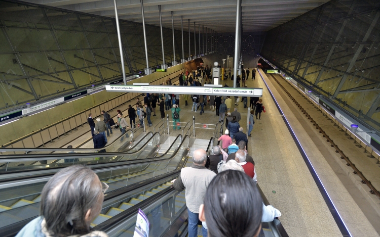 4-es metró - BKK: félmillióan utaztak a hétvégén az új vonalon