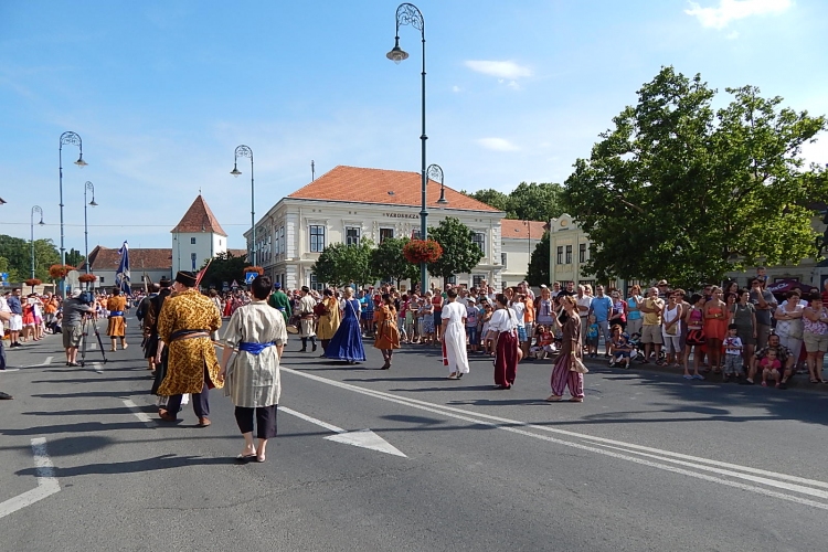 V. Nádasdy Történelmi Fesztivál - Felvonulás