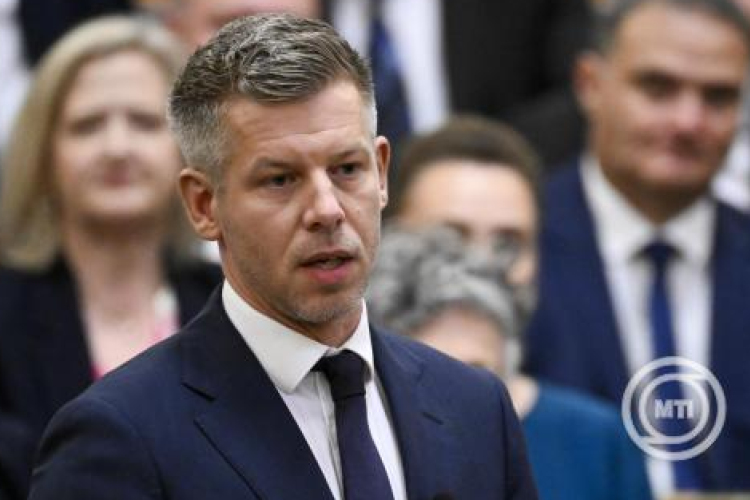 Magyar Péter: Orbán Viktor állítsa le a Fidesz dezinformációs kampányát!