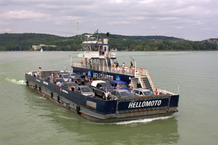 Szombattól tovább jár a balatoni komp