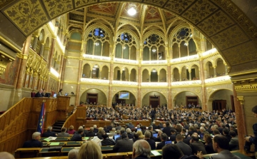 OGY - Döntött a parlament az újabb rezsicsökkentésről