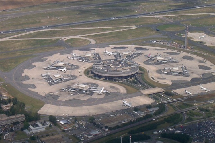 Ebola - Szombattól ellenőrzik a párizsi repülőtér utasait