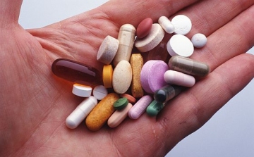Mától csaknem ötszáz gyógyszernek változik az ára