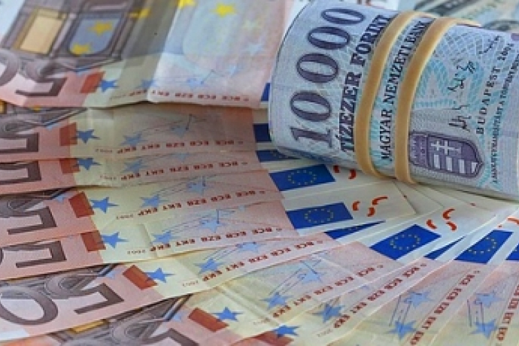 Devizahitelek - Orbán: a tisztességtelen bankok után eljöhet a fair bankok ideje