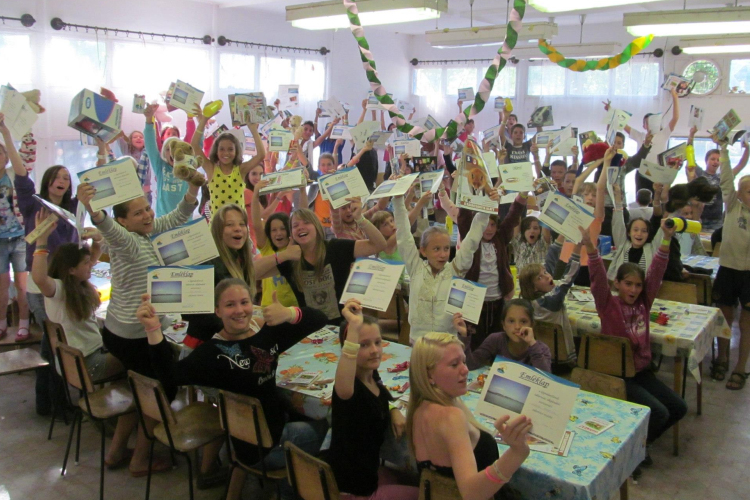 Gyerekek táborozását segíthetik a Miss Balaton szépségei