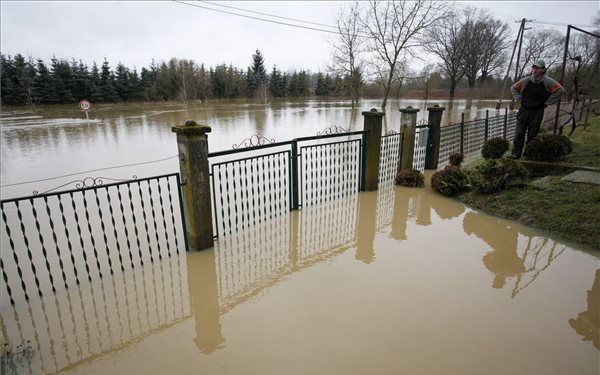 Árvíz - Másodfokú árvízvédelmi készültség a Rába körmendi szakaszán