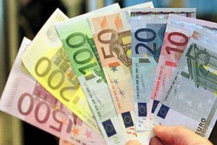 Varga: jól haladunk az euró bevezetése felé