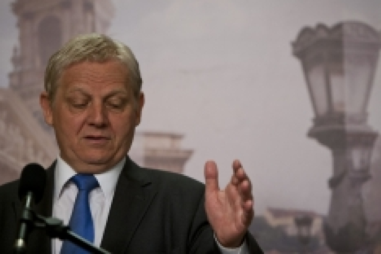 Tarlós a 4-es metróról: a 'Jóisten és a Siemens kezében vagyunk'