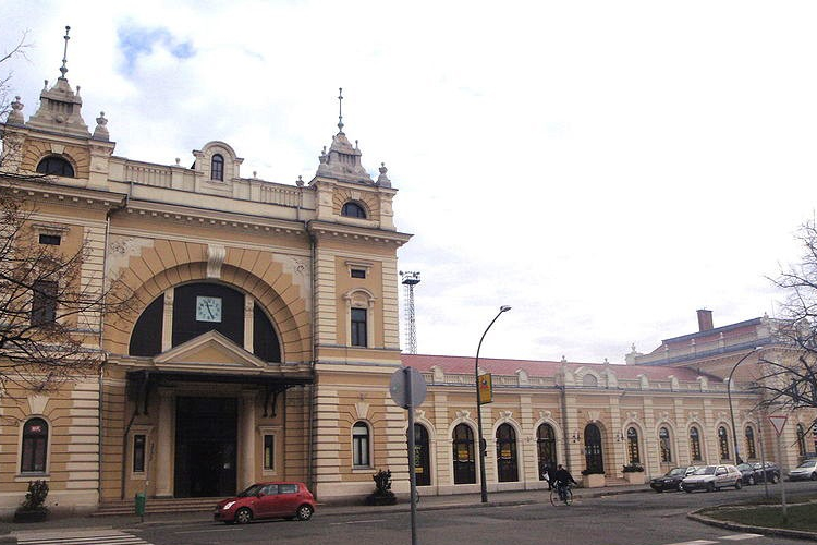 Bombariadó Szombathelyen - Késnek a GYSEV vonatai is