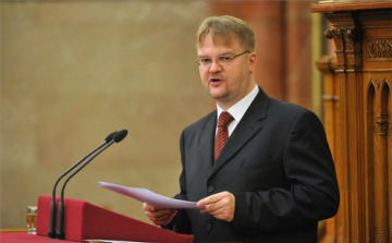 Répássy: az emberi méltóság kerül az új Ptk. középpontjába