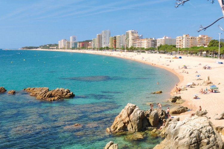 Terrortámadásnak vélt flashmob miatt tört ki pánik egy spanyol tengerparti üdülőhelyen