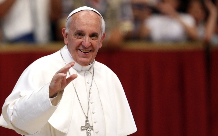 Ferenc pápa: egy nővel folytatott barátság nem bűn