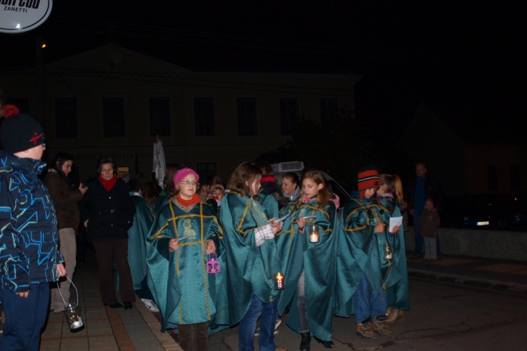 Lampionos felvonulás Szent Márton ünnepén 2012-es fotógaléria