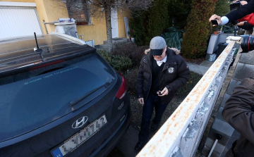 Őrizetbe vették Simon Gábort