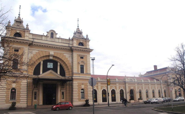 Bombariadó Szombathelyen - Késnek a GYSEV vonatai is