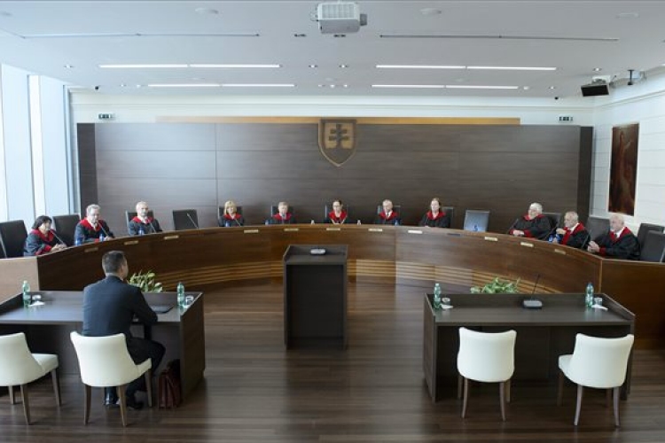 Elutasította a szlovák alkotmánybíróság az állampolgársági törvénnyel kapcsolatos beadványt