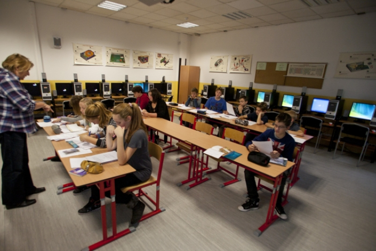 Többen vannak a tanárok