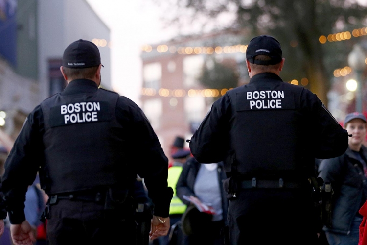 Rendőr lefejezésére készült a Bostonban agyonlőtt iszlamista 
