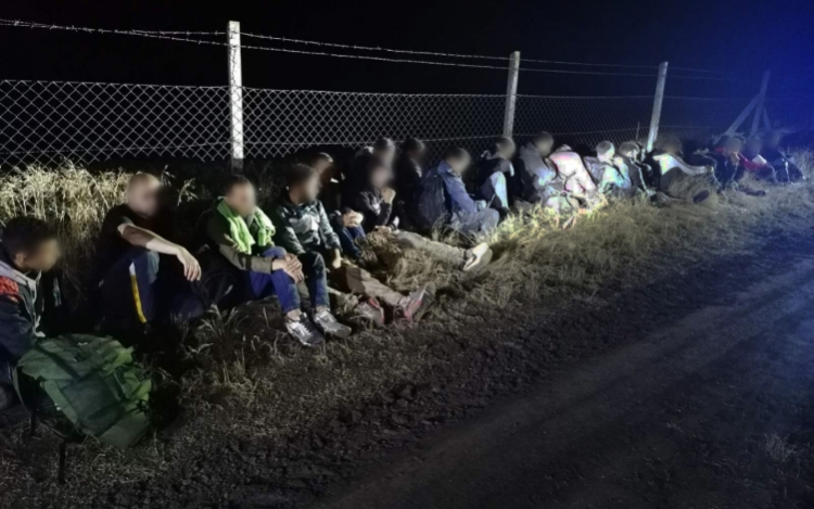 Több mint 160 határsértőt tartóztattak föl Csongrád megyében az éjszaka