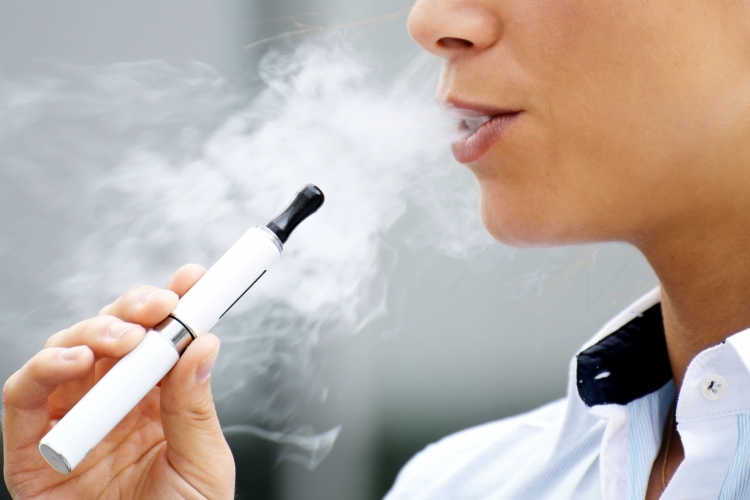 Az elektronikus cigaretta sem veszélytelen az egészségre 
